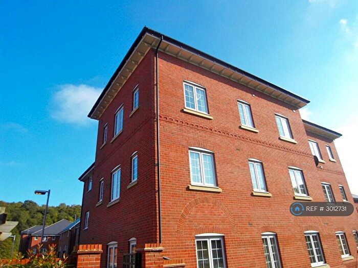 2 Bedroom Flat To Rent In Radcliffe, Manchester, M26