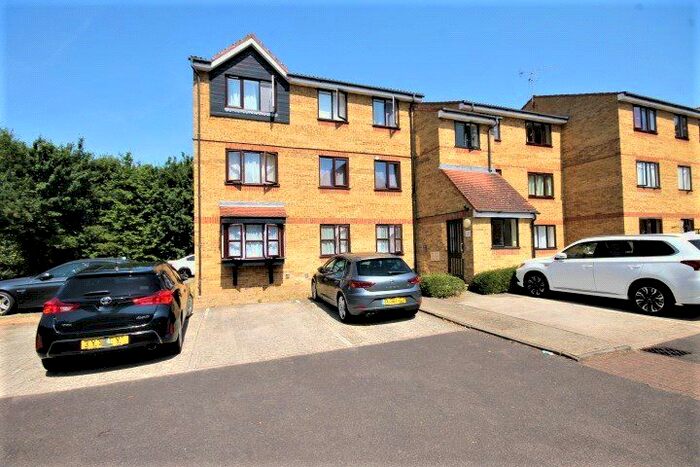 1 Bedroom Flat To Rent In Redford Close, Feltham, TW13