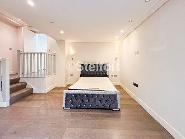 3 Bedroom Flat To Rent In Hornsey Road, London, N7
