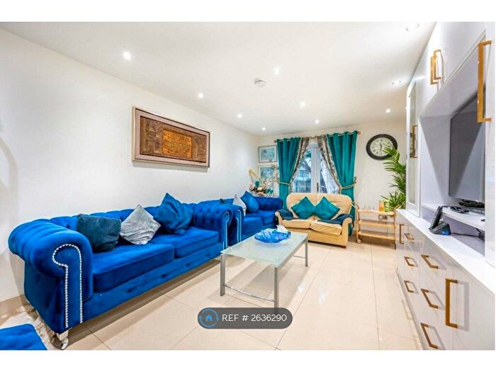 4 Bedroom Semi-Detached House To Rent In Lincoln Road, London, E13