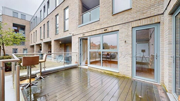 2 Bedroom Flat To Rent In Eastcote Avenue, Greenford, UB6