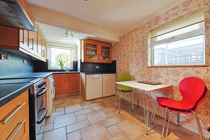 2 Bedroom Semi-Detached Bungalow For Sale In Langford Walk, Hull, HU4