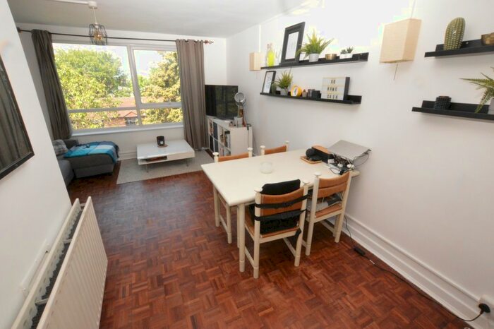 2 Bedroom Flat To Rent In Epsom Road, Croydon, CR0