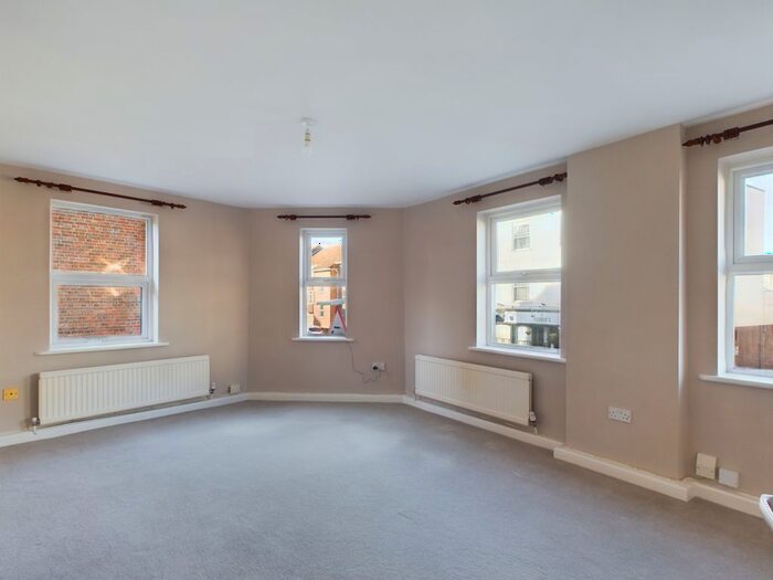 3 Bedroom Flat For Sale In High Street, Old Portsmouth, PO1