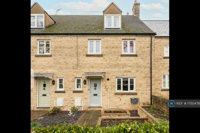 3 Bedroom Terraced House To Rent In London Road, Chipping Norton, OX7