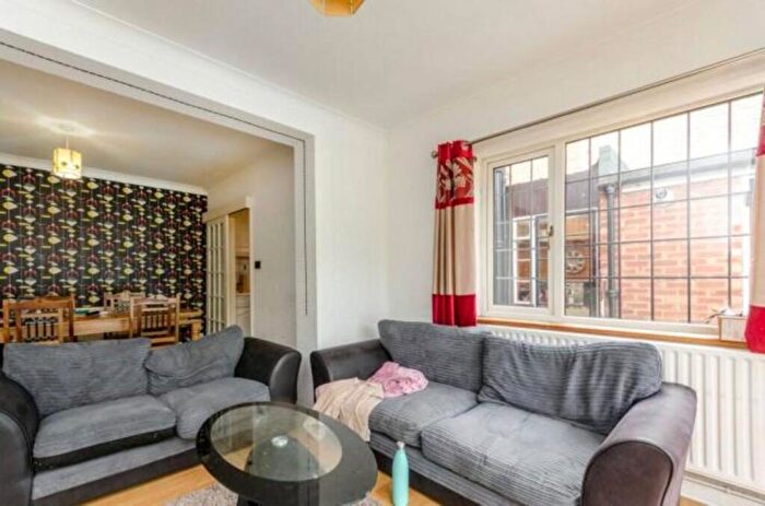 4 Bedroom Semi Detached House To Rent In Raymond Crescent, Guildford, GU2