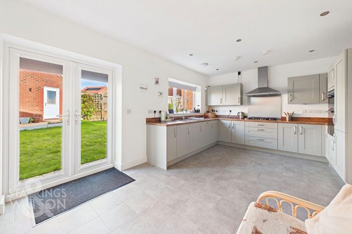 4 Bedroom Detached House For Sale In Cavell Road, Acle, Norwich, NR13