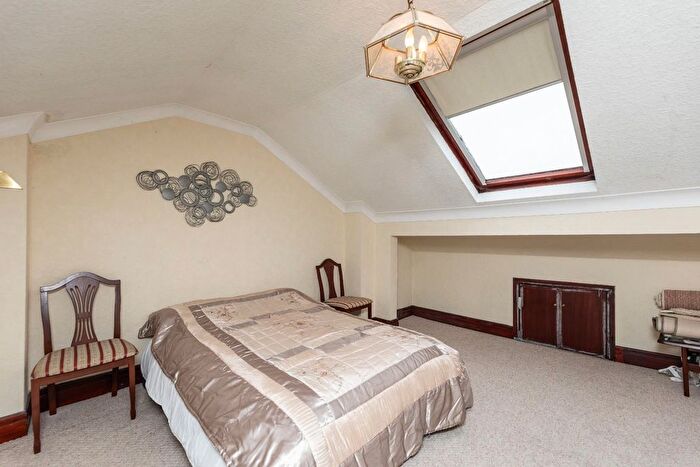 1 Bedroom End Terrace House For Sale In Lower Mickletown, Leeds, LS26