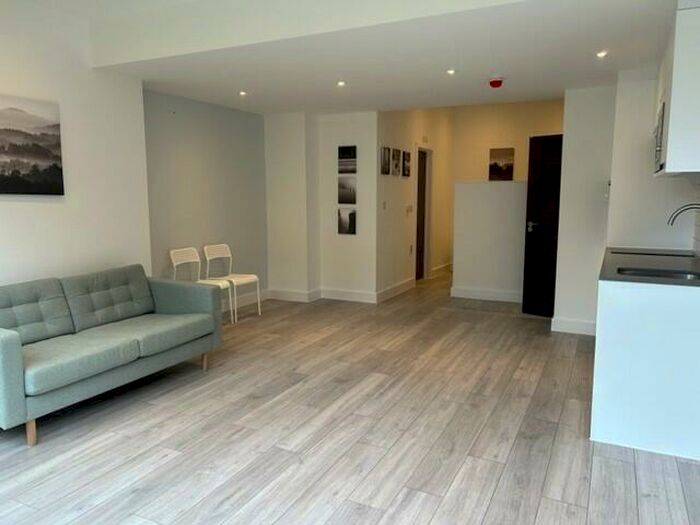 Flat To Rent In Mount View Road, Crouch End, N4