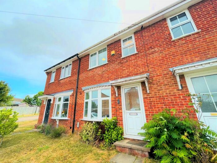 3 Bedroom Terraced House To Rent In The Knoll, Brixworth, Northants, NN6