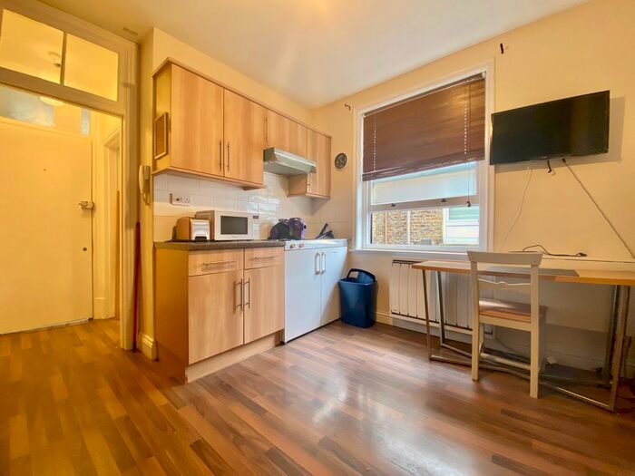 Studio To Rent In Porchester Road, London, W2