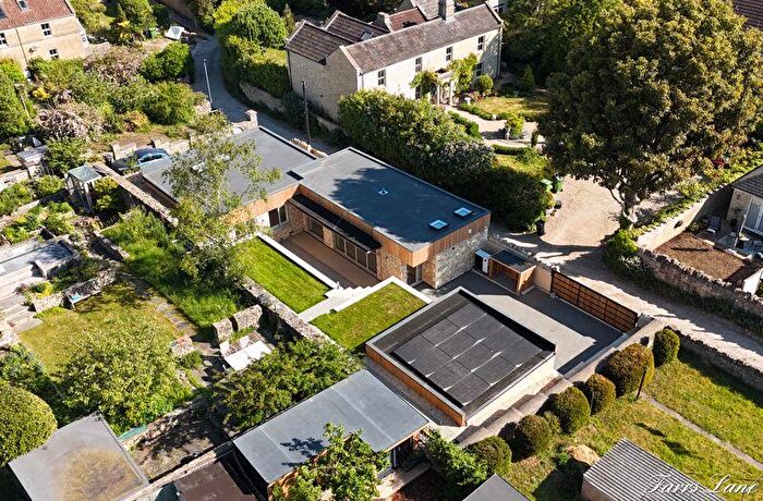 3 Bedroom Bungalow For Sale In Farrs Lane, Combe Down, Bath, BA2