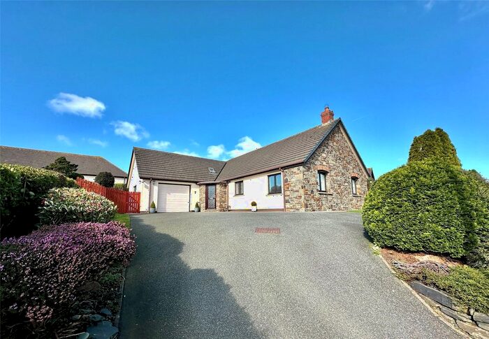 3 Bedroom Bungalow For Sale In West Lane Close, Keeston, SA62