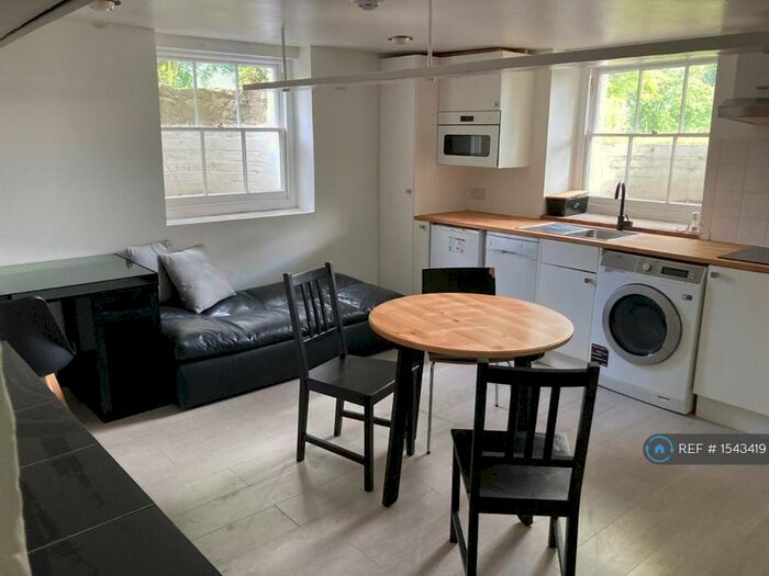1 Bedroom Flat To Rent In Red Hill, Wateringbury, Maidstone, ME18