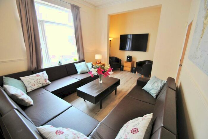 10 Bedroom Semi-Detached House To Rent In Slade Lane, Fallowfield, Manchester, M19