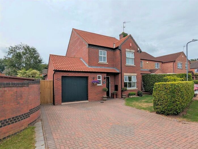4 Bedroom Detached House For Sale In Oakland Close, Upton-Upon-Severn, Worcester, WR8