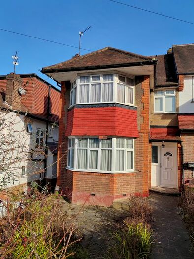 3 Bedroom Semi-Detached House To Rent In Cowper Road, London, N14