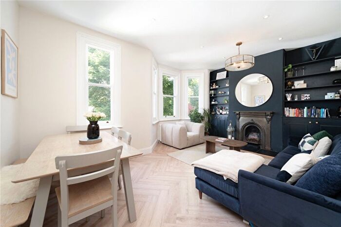 2 Bedroom Flat To Rent In Southfield Road, London, W4