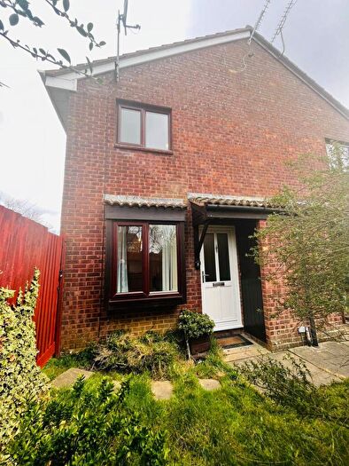1 Bedroom Flat To Rent In Chandos Close, Grange Park, Swindon, SN5