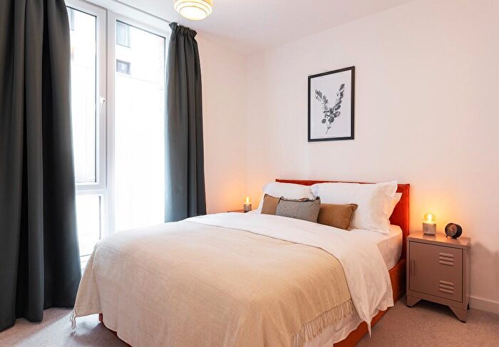 2 Bedroom Apartment To Rent In Two Bedroom Apartment, The Almere, Avebury Boulevard, Milton Keynes, Buckinghamshire, MK9