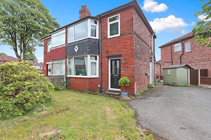 3 Bedroom Semi-Detached House For Sale In Birch Avenue, Whitefield, M45