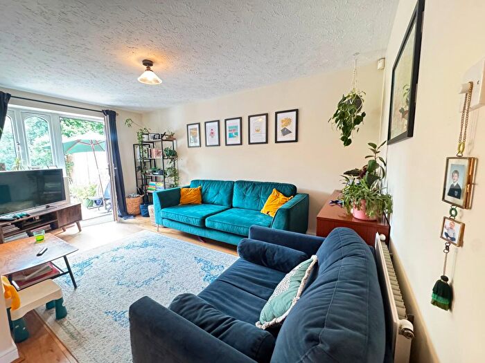 3 Bedroom Town House To Rent In Telegraph Place, London, E14