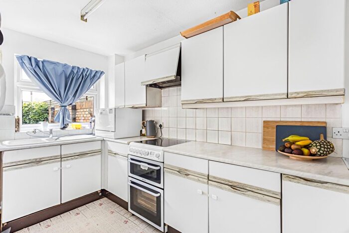 3 Bedroom End Of Terrace House For Sale In Peregrine Road, Sunbury-On-Thames, TW16