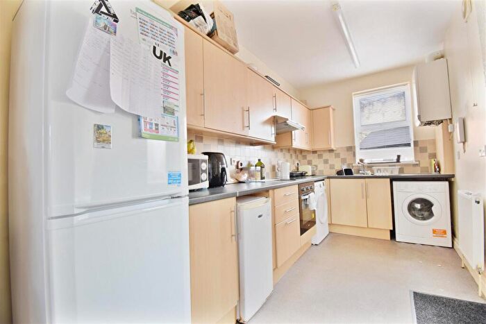 6 Bedroom House To Rent In Western Road, Sheffield, S10