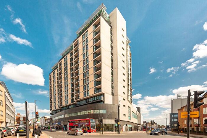 2 Bedroom Flat To Rent In Kingsway, North Finchley, London, N12