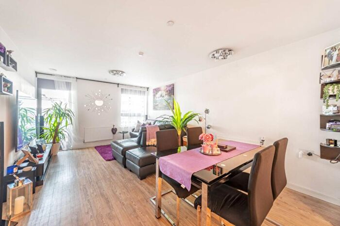 2 Bedroom Flat For Sale In High Road, Wembley Park, Wembley, HA9