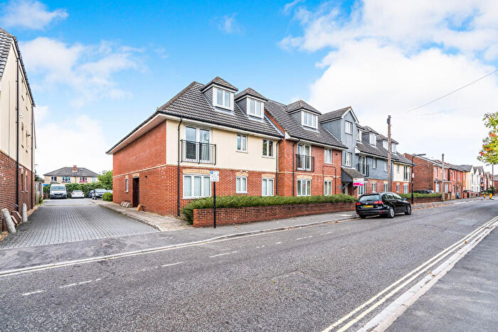2 Bedroom Flat To Rent In Laundry Road, Southampton, SO16