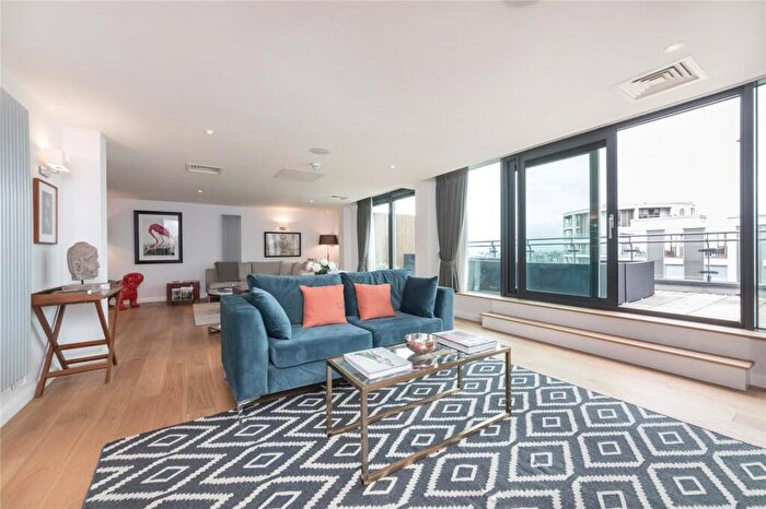 4 Bedroom Flat To Rent In Millharbour, Millwall, E14