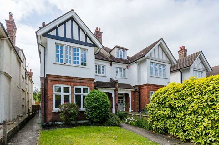 1 Bedroom Flat To Rent In Sheen Road, Richmond, TW10