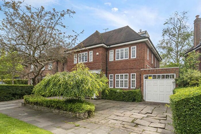 6 Bedroom Terraced House To Rent In Norrice Lea, N2