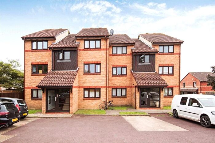 1 Bedroom Flat For Sale In Escott Place, Ottershaw, Chertsey, Surrey, KT16