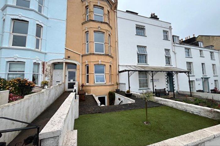 2 Bedroom Flat To Rent In West Cliff, Dawlish, EX7