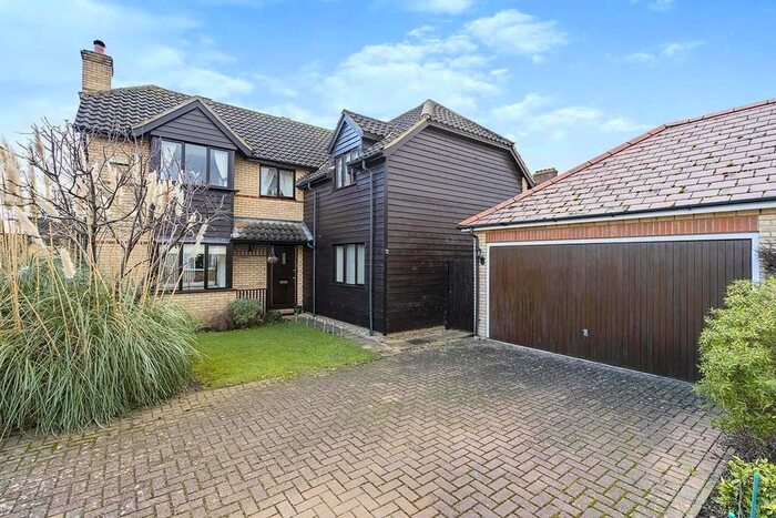 5 Bedroom Detached House For Sale In Cherry Orchard, Oakington, Cambridge, Cambridgeshire, CB24