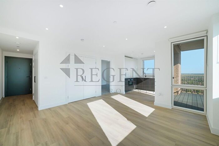 1 Bedroom Flat To Rent In Silverleaf House, Heartwood Boulevard, W3