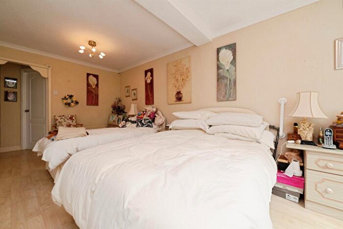 2 Bedroom Detached Bungalow For Sale In Cedarwood Drive, Hull, HU5