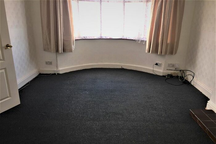 5 Bedroom Property To Rent In Crossway Road, Coventry, CV3