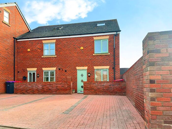 3 Bedroom End Of Terrace House For Sale In Amilia Terrace, The Lawns, Wellington, Telford, Shropshire, TF1
