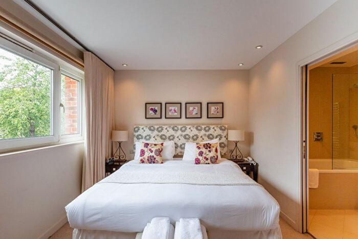 5 Bedroom Detached House To Rent In Woodsford Square, Holland Park, London, W14