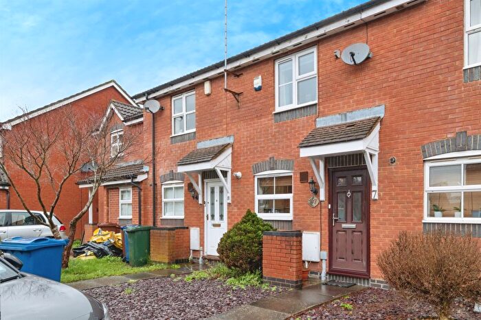 2 Bedroom Terraced House For Sale In Wellesley Close, Banbury, OX16