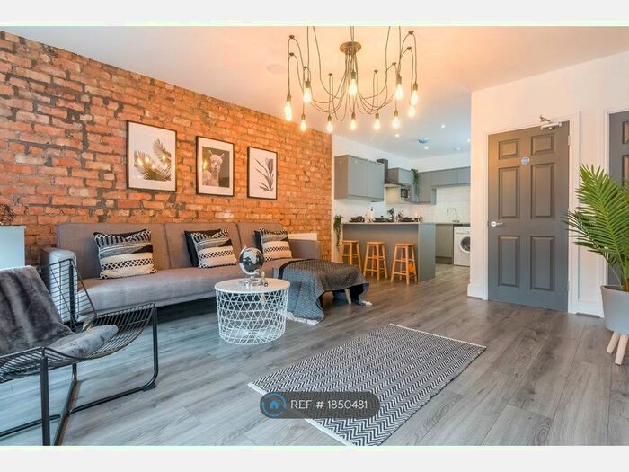 3 Bedroom Flat To Rent In Boaler Street, Liverpool, L6