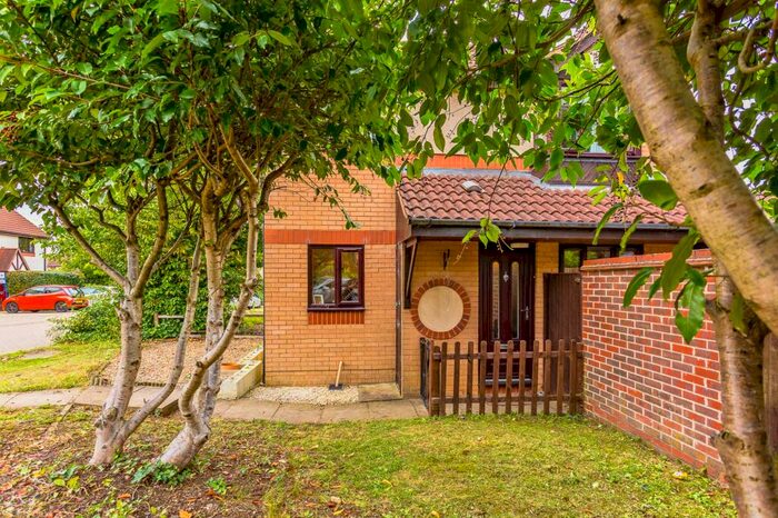 1 Bedroom Cluster House To Rent In Trentishoe Crescent, Milton Keynes, MK4