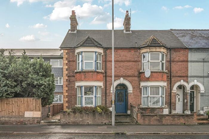 3 Bedroom Terraced House For Sale In Chesham, Buckinghamshire, HP5