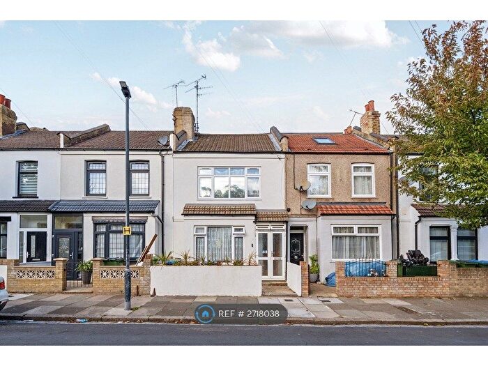 2 Bedroom Maisonette To Rent In Malton Street, London, SE18