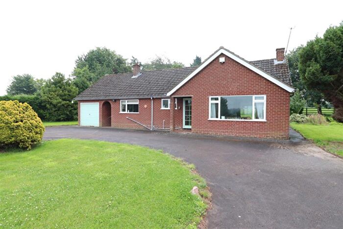 2 Bedroom Detached Bungalow To Rent In Spring Road, Barnacle, Coventry, CV7