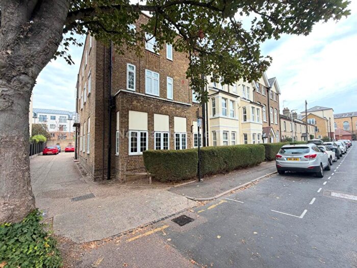 1 Bedroom Flat To Rent In St John Court, Hertford, SG14