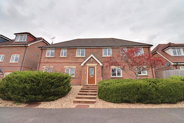 2 Bedroom Flat For Sale In Willowside, Lovedean, PO8